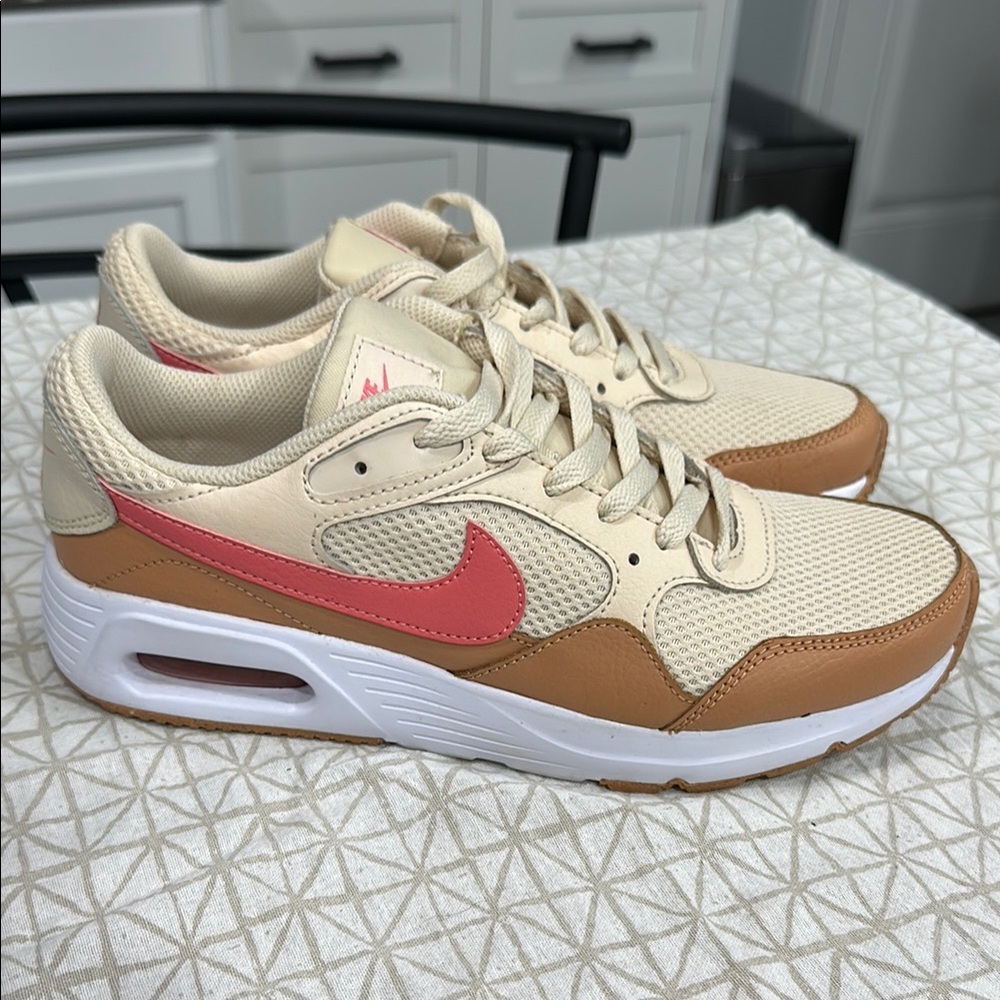 Nike Women's Sneakers Beige and Pink